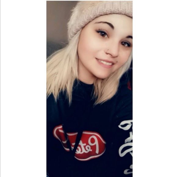 Meet the Posher Other - Meet your Posher, Lyssa